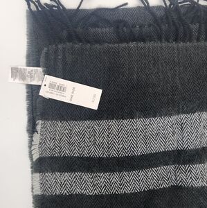 Nwt‎ Old Navy Scarf Black With Stripe